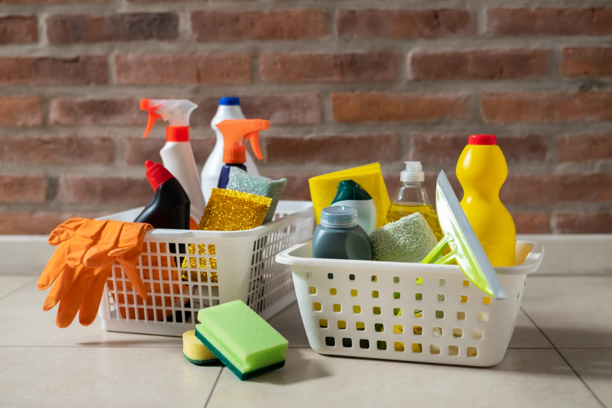 still-life-cleaning-tools